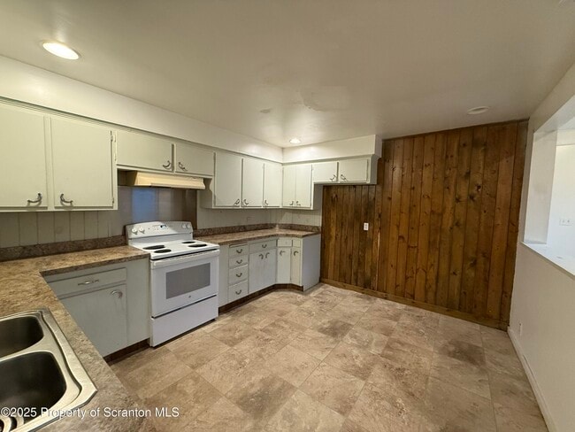 Photo - 457 Madison Ave