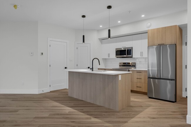 Photo - 1035 Melanson Rd Unit 607