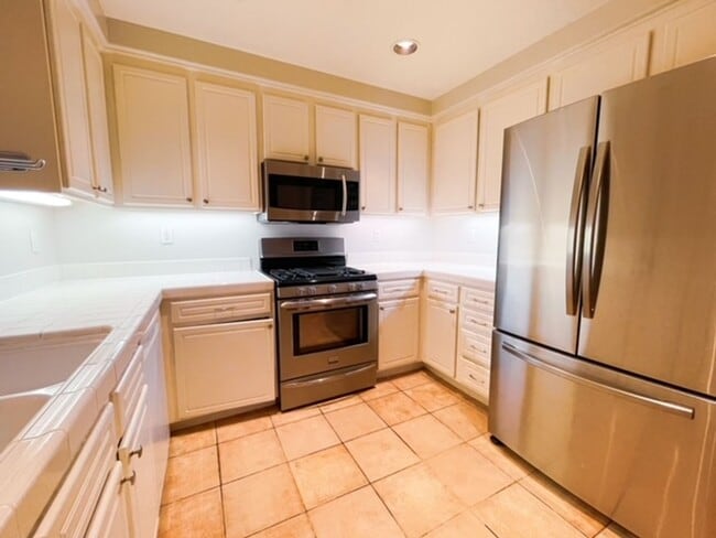 Photo - 2 Bed 2 Bath Condo with Balcony in Tustin Ranch