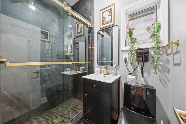 Photo - 84 W 42nd St Unit ID1316295P