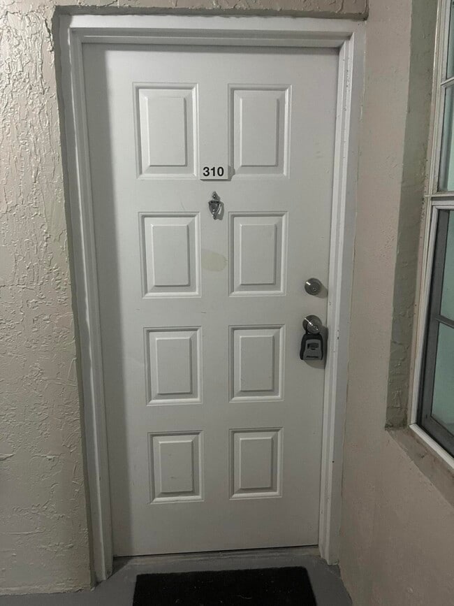 Photo - 2831 N Oakland Forest Dr Unit 310