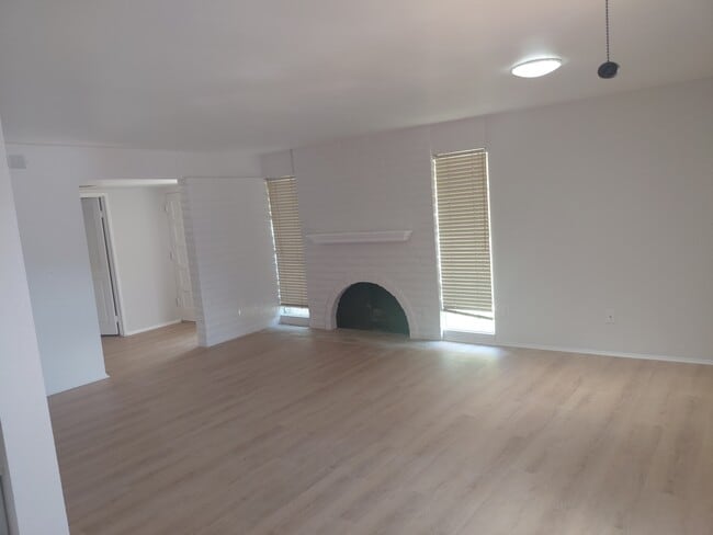 Photo - 4607 Collwood Ln