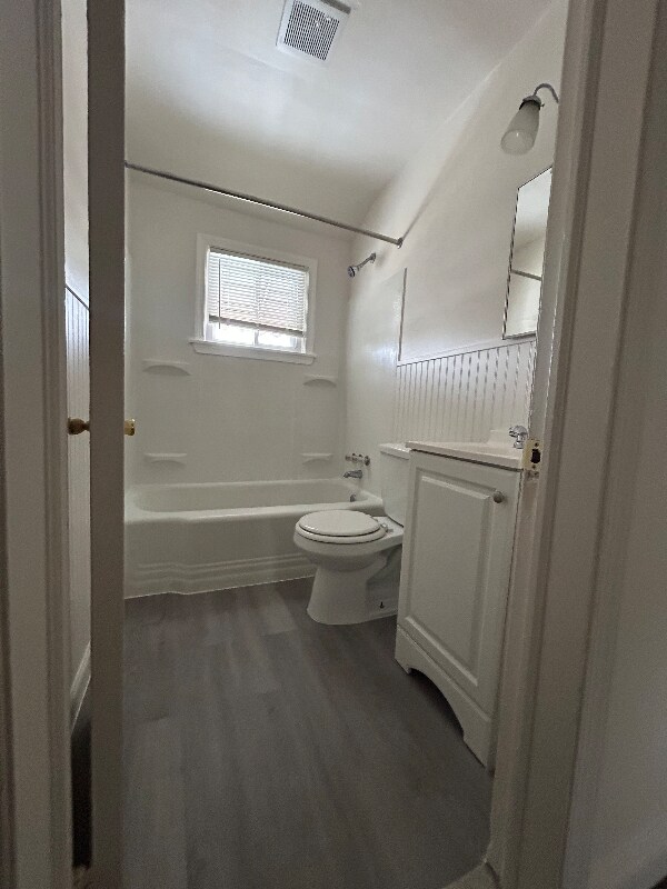 Photo - 1932 Penhall Rd