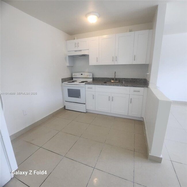 Photo - 2400 NW 10th Ave Unit 4