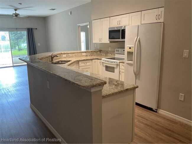 Photo - 240 Trafalgar Way