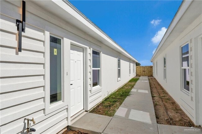 Photo - 12 Estevan St Unidad 4