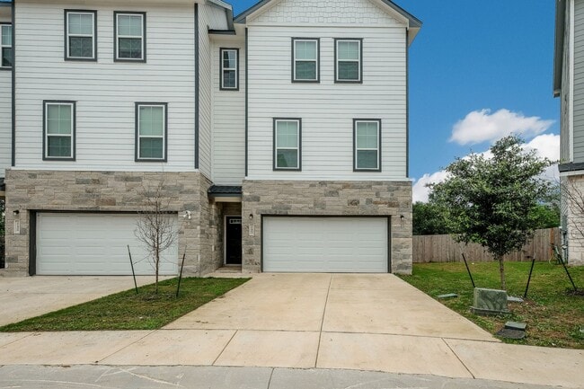 Building Photo - Luxurious 3/3.5 in The Preserve at the Dom... Unit 21402 James Charles Rental