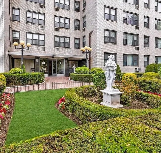 Building Photo - 1360 Ocean Pkwy Unit 1G