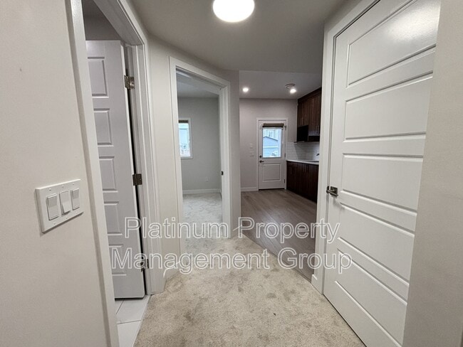 Photo - 380 Lawthorn Wy SE