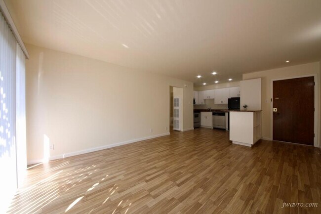 Photo - 1915 Greenwich St Unit 5