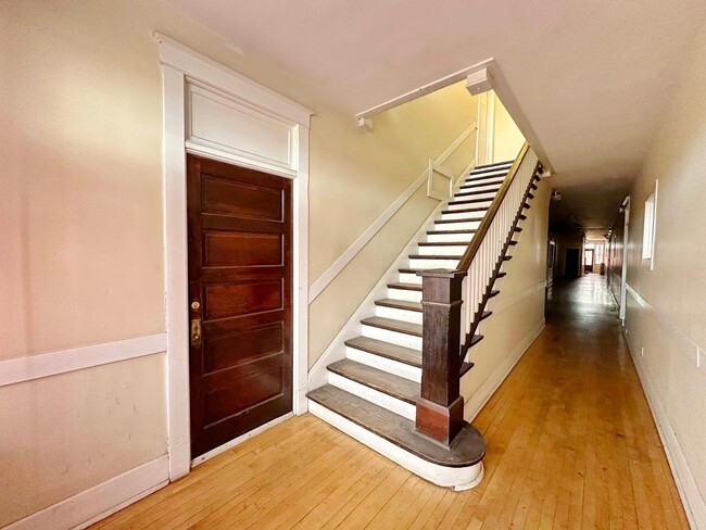 Photo - 1008 Central Ave SW Unit Apt E