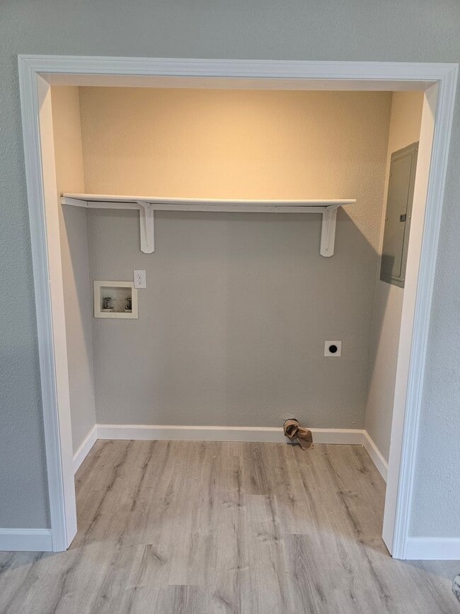 Photo - 2 Bedroom , 1 Bathroom Apartment! Unidad 35 Osage Ridge Rd #7