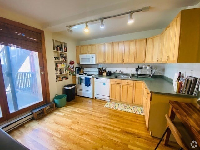 Building Photo - 241 Washington St Unit 1 Rental