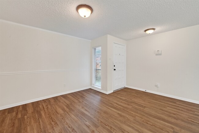 Photo - 9538 Ravensworth Dr