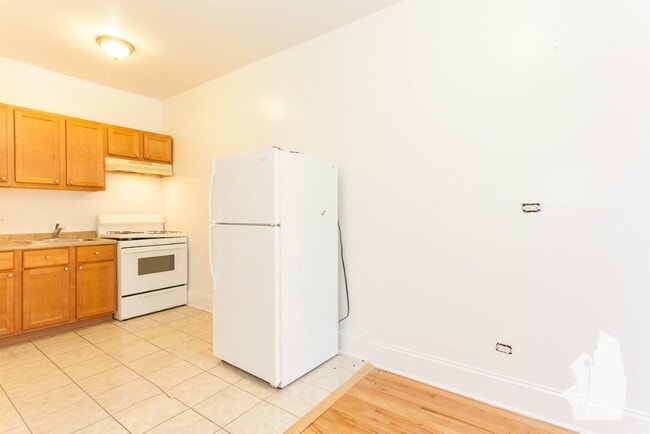 Photo - 2704 N Sawyer Ave Unidad 315