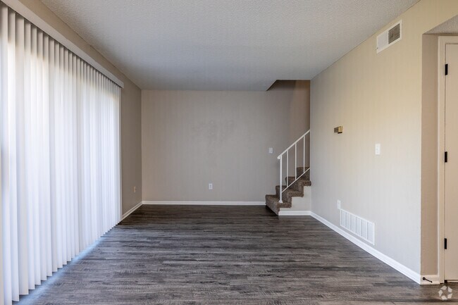 3BR, 1.5BA - 1,152SF - Living Room