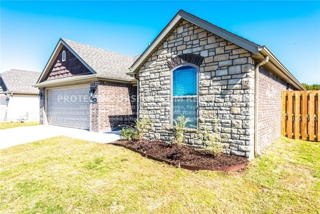 Photo - 50 N Benchmark Ln