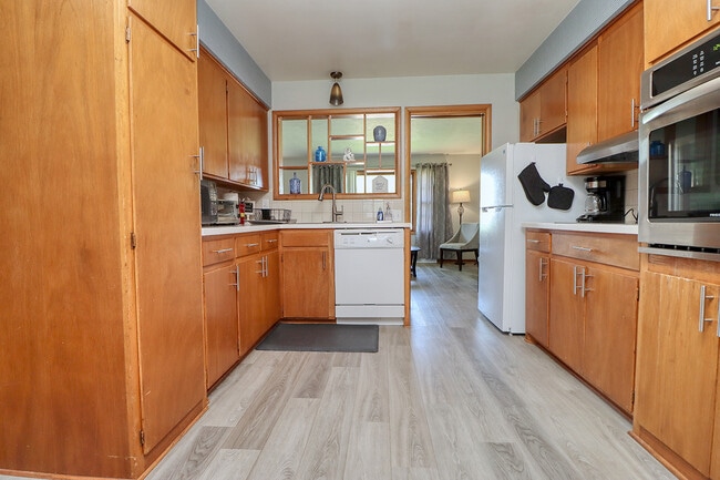 Photo - 4620 Van Dorn St