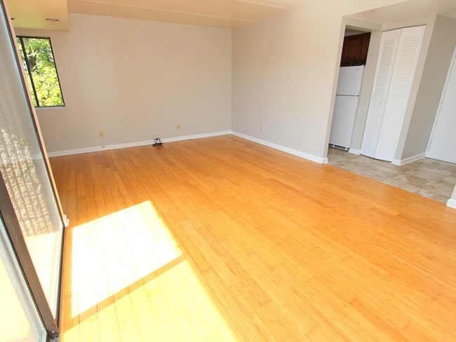 Edmond Square 2-Bedroom Living Room - EDMOND SQUARE