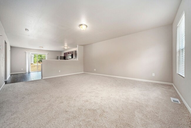 Photo - Newer Home for Lease!