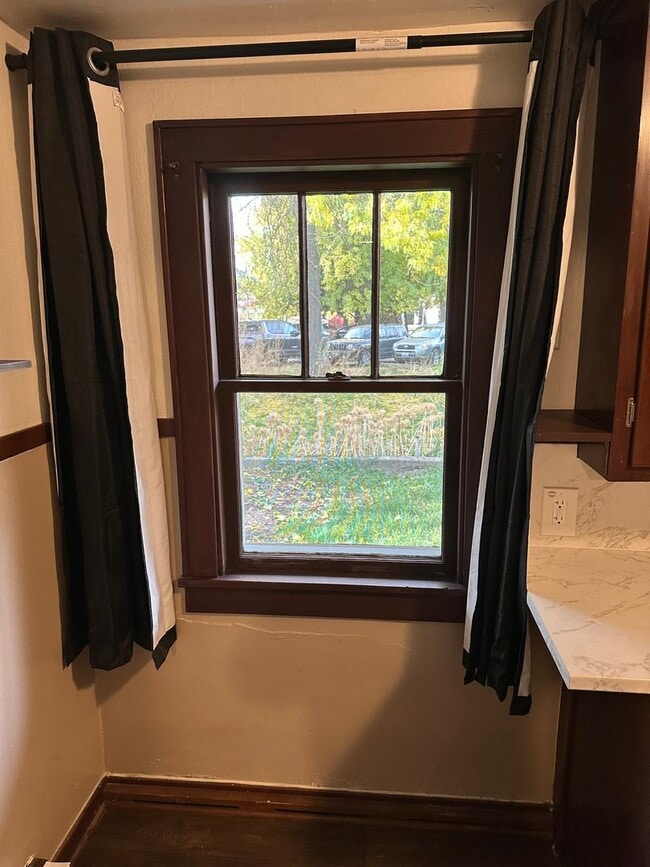 Photo - 1 Bedroom, 1 Bathroom located in Reaney Park!