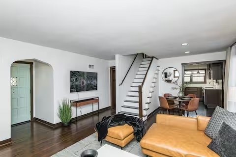 Photo - 947 8th Ave NE