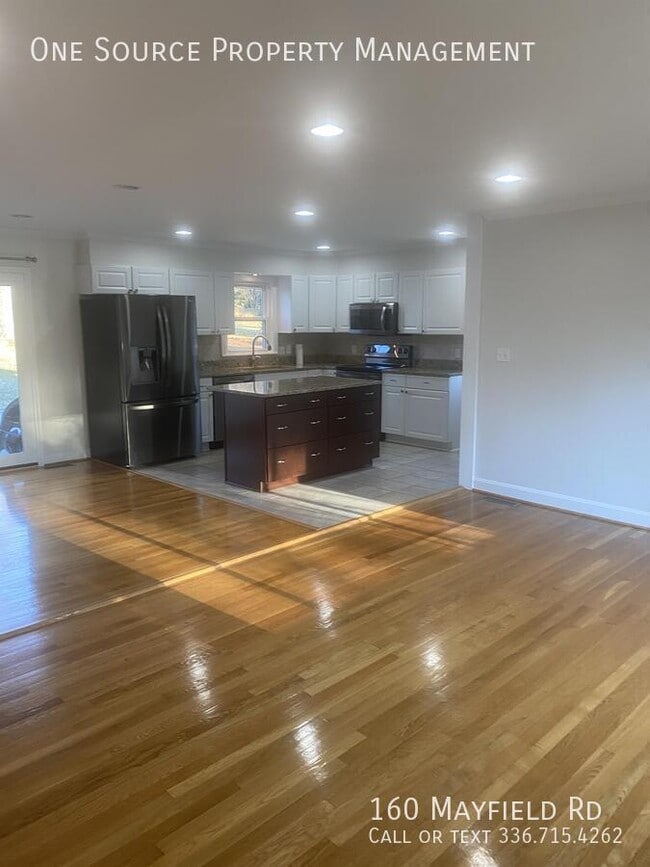Photo - 160 Mayfield Rd NW