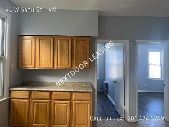 Photo - 41 W 54th St Unidad 4M