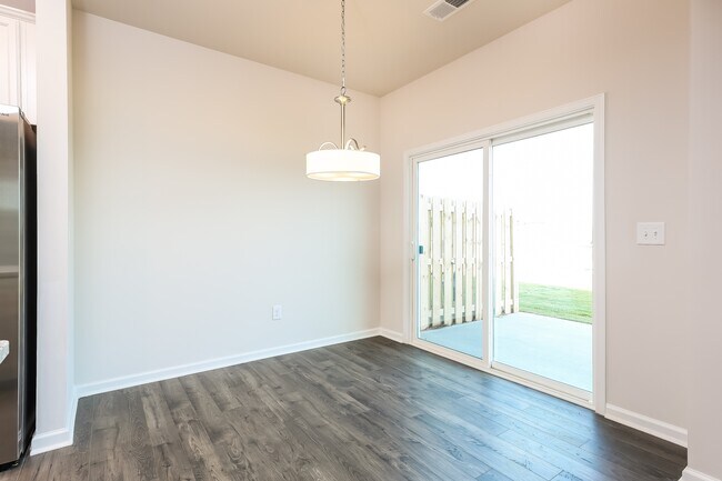 Photo - 22 Apricot Ln
