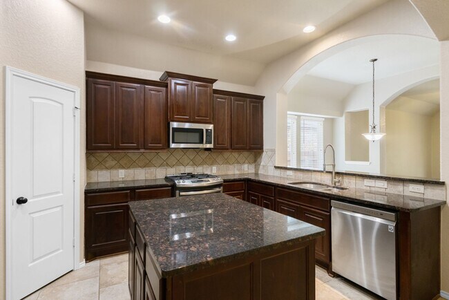 Photo - 8710 White Crown