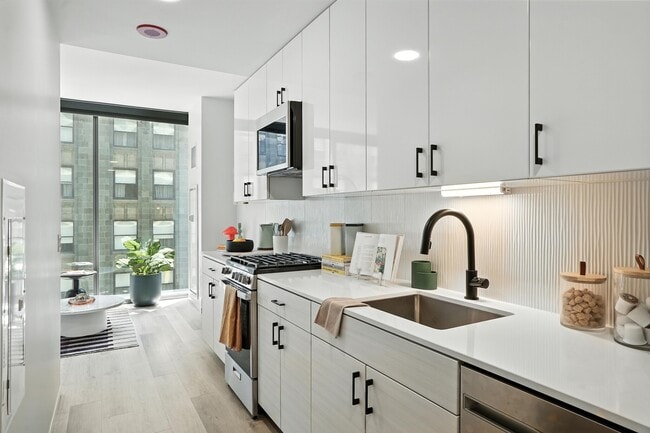 Photo - 64 E Wacker Pl