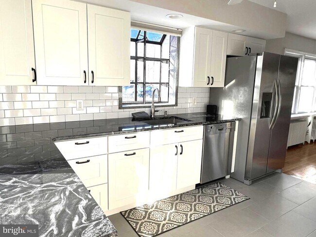 Photo - 11 Plainsboro Rd