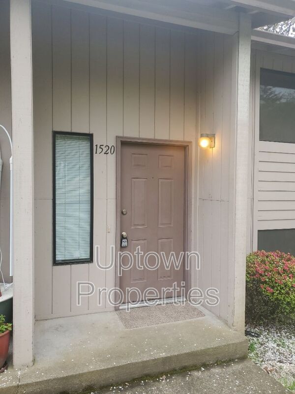 Photo - 1520 SW Dewitt St