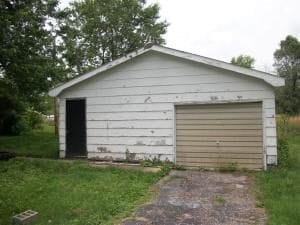 Photo - VANDALIA - 3 Bedroom, Large Garage & Fenced Yard -ONLY  $999 DOWN