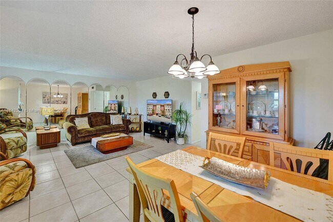 Photo - 5300 Washington St Unidad V308