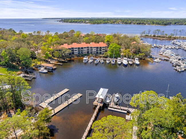 Building Photo - 300 Yacht Club Dr Rental