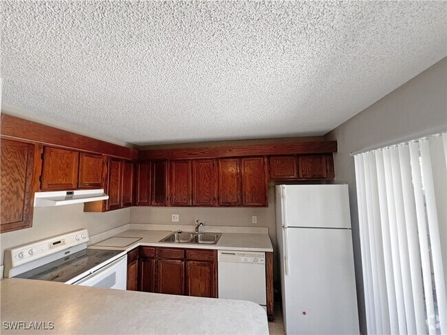Building Photo - 5241 Cedarbend Dr Rental