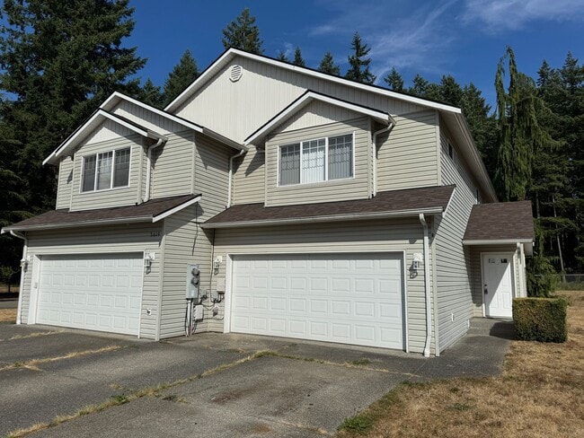 Building Photo - YOUNGER2 Unit B Rental