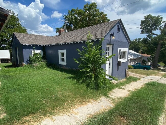 Building Photo - Single Family Home in Downtown Branson