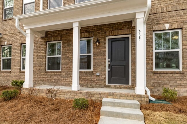 Photo - 465 Kinnerton Pl