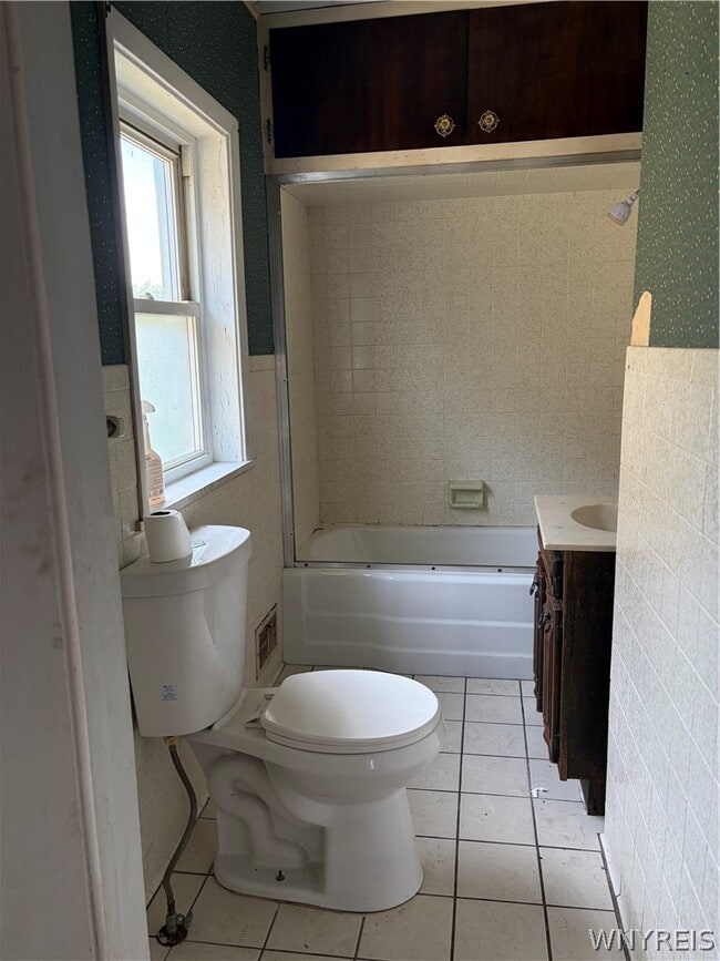 Photo - 562 19th St