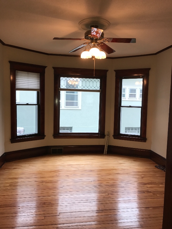 Building Photo - 1135 5th St NE Unit 2