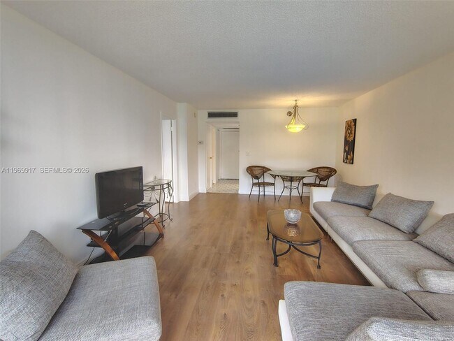 Photo - 20400 W Country Club Dr Unit 209