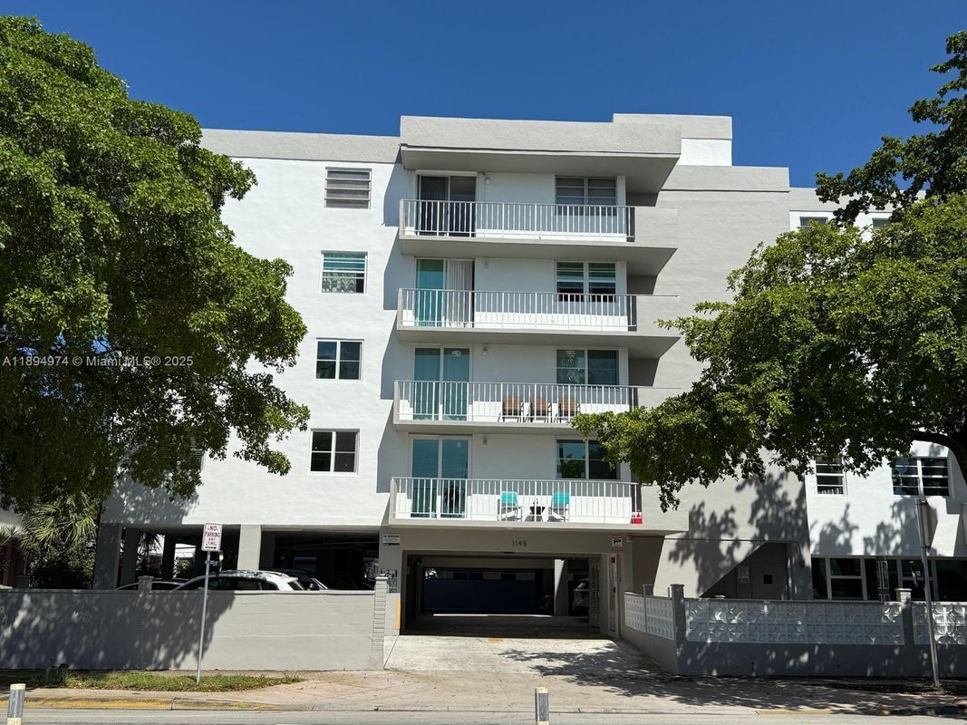 Photo - 1145 Normandy Dr