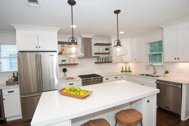 Photo - 314 Ashburton Ave SE