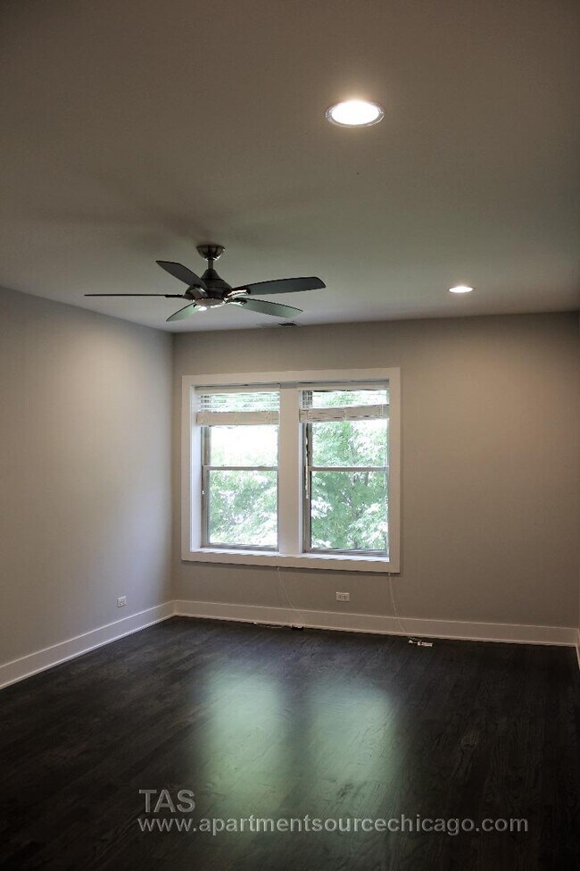 Photo - 3917 N Janssen Ave