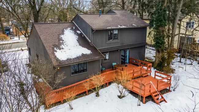 Photo - 721 Cornell Rd