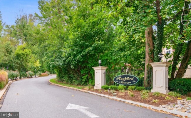 Rockford Tower Condos - 7 Rockford Rd Unit E-25