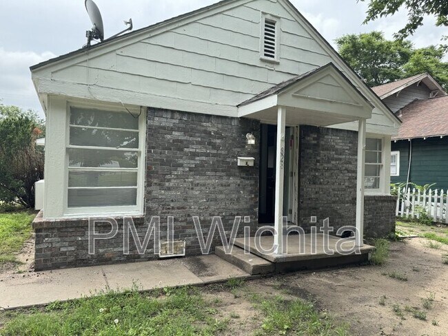 Building Photo - 828 S Water St Unit #1