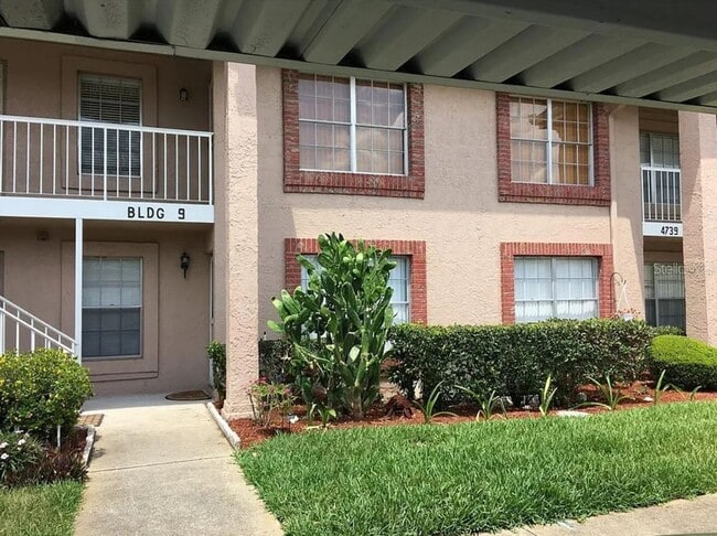 Building Photo - 4739 Myrtle Oak Dr